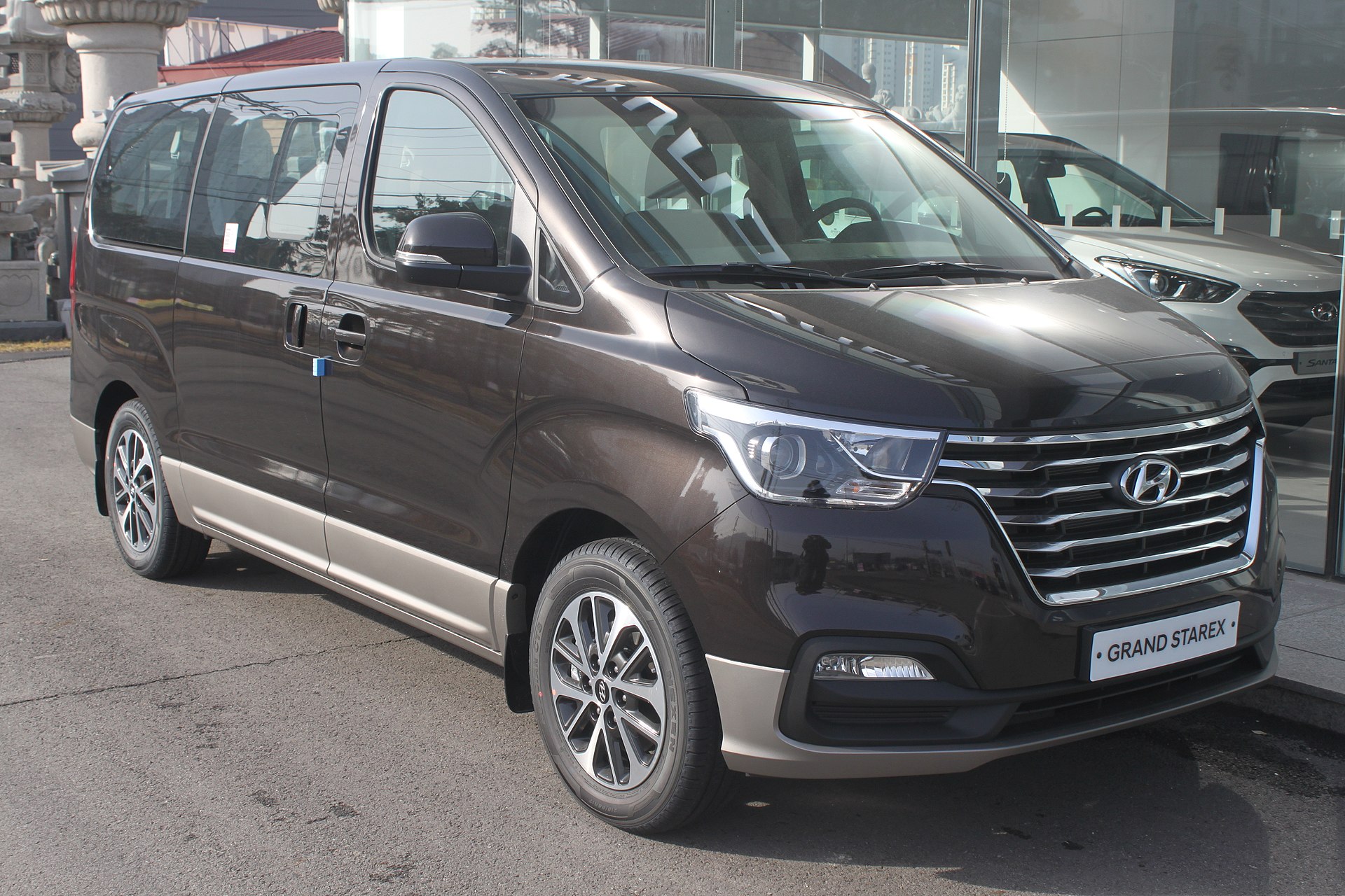 Hyundai Starex 实拍参考 MPV,用于 Starex 2020 多人包车说明