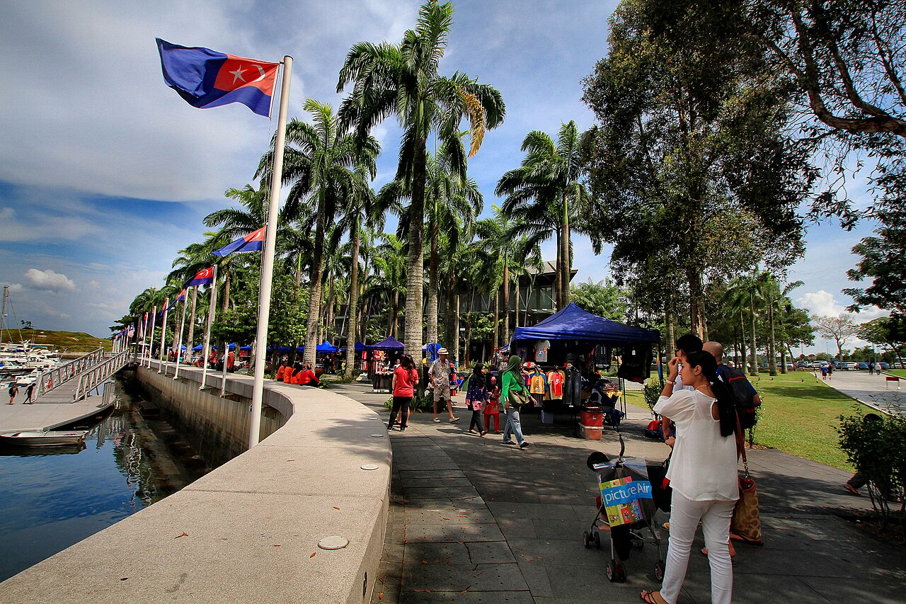 Iskandar Puteri 的 Puteri Harbour 区域实景,用于 LEGOLAND、Medini 与周边亲子包车路线说明